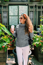 Load image into Gallery viewer, Madeline - Teddy Rollkragenpullover