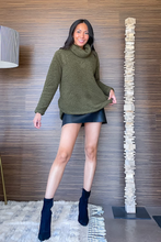 Load image into Gallery viewer, Madeline - Teddy Rollkragenpullover
