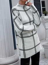Load image into Gallery viewer, Aurora - Modern Chic Strickkleid