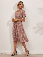 Load image into Gallery viewer, Damaris - Elegantes Sommerkleid mit Blumendruck