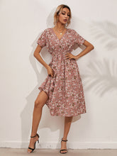 Load image into Gallery viewer, Sylvia - Elegantes Sommerkleid mit Blumendruck