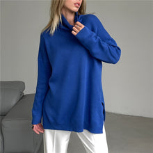 Load image into Gallery viewer, Nelia - Rollkragenpullover mit Seitenschlitz