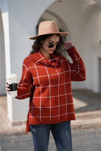 Load image into Gallery viewer, Ali - Stylischer Rollkragenpullover mit Karomuster