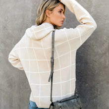 Load image into Gallery viewer, Ali - Stylischer Rollkragenpullover mit Karomuster