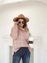 Load image into Gallery viewer, Ali - Stylischer Rollkragenpullover mit Karomuster