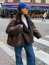 Load image into Gallery viewer, Carmela - Stylischer Winter-Ledermantel