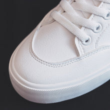 Load image into Gallery viewer, Charm Bloemen Borduurwerk Sneakers