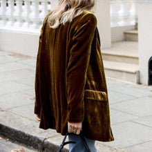 Load image into Gallery viewer, Ayesha - Langärmeliger Blazer mit Umlegekragen