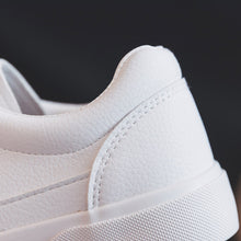 Load image into Gallery viewer, Charm Bloemen Borduurwerk Sneakers