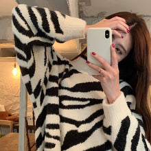 Load image into Gallery viewer, Hana - Zebra Druck Lose Pullover