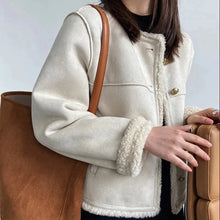 Load image into Gallery viewer, Jelyn - Sherpa Winter Stylische Jacke