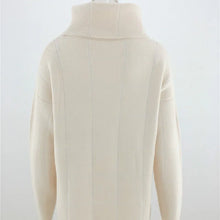 Load image into Gallery viewer, Ali - Stylischer Rollkragenpullover mit Karomuster
