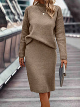 Load image into Gallery viewer, Juanita -  2-Teiliges Set aus Pullover und Rock