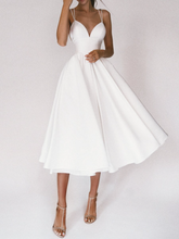 Load image into Gallery viewer, Kali - Elegantes Kleid mit V-Ausschnitt