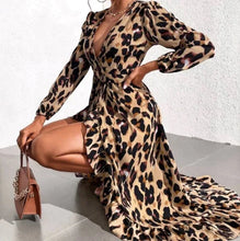 Load image into Gallery viewer, Neriza - Kleid mit V-Ausschnitt