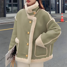 Load image into Gallery viewer, Rhina - Winterjacke mit Kontrastfutter &amp; Goldknöpfen