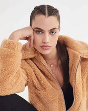 Load image into Gallery viewer, Chenie - Damen Teddy-Fleecejacke - Kuschelig &amp; Trendig