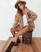 Load image into Gallery viewer, Chenie - Damen Teddy-Fleecejacke - Kuschelig &amp; Trendig