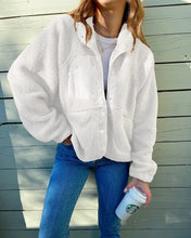 Load image into Gallery viewer, Fenela - Trendige Teddy-Jacke