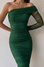 Load image into Gallery viewer, Freia - Diagonaler Ausschnitt Sexy Rückenfreies Kleid