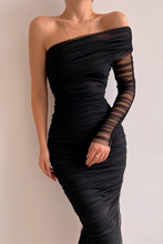 Load image into Gallery viewer, Freia - Diagonaler Ausschnitt Sexy Rückenfreies Kleid