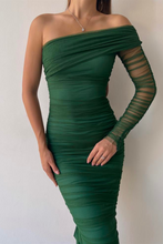 Load image into Gallery viewer, Freia - Diagonaler Ausschnitt Sexy Rückenfreies Kleid