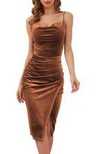 Load image into Gallery viewer, Caroline - Geschlitztes Plissee-Samt-Schlingkleid