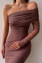 Load image into Gallery viewer, Freia - Diagonaler Ausschnitt Sexy Rückenfreies Kleid