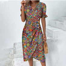 Load image into Gallery viewer, Xanthe - Kurzärmeliges Kleid mit Blumendruck