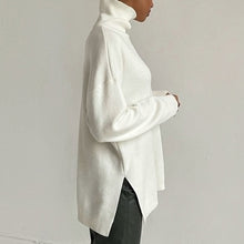 Load image into Gallery viewer, Nelia - Rollkragenpullover mit Seitenschlitz