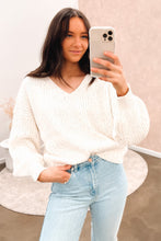 Load image into Gallery viewer, Marion Kay - V-Ausschnitt Strickpullover