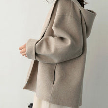 Load image into Gallery viewer, Kayla - Moderne Kapuzenjacke