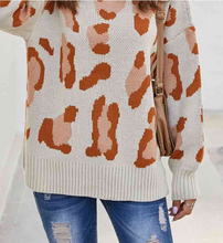 Load image into Gallery viewer, Mona - Strickpullover mit Tiermuster
