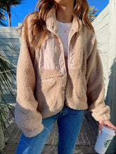 Load image into Gallery viewer, Vina - Kuschelige Teddyjacke