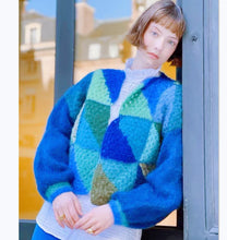 Load image into Gallery viewer, Selena - Bunter Strickpullover