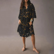 Load image into Gallery viewer, Jessalyn - Gebloemde eyelet kanten gewaad strand midi jurk