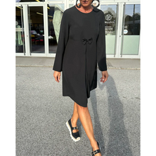 Load image into Gallery viewer, Svea - Mini-Schleifenkleid mit Rundhalsausschnitt