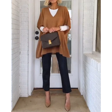 Load image into Gallery viewer, Halena - Pullover mit V-Ausschnitt