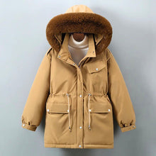 Load image into Gallery viewer, Gigi - Damen-Daunenjacke mit Fellkapuze und verstellbarer Taille