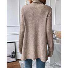 Load image into Gallery viewer, Eleonore - Strickjacke mit Quasten