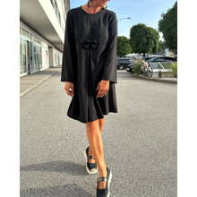 Load image into Gallery viewer, Svea - Mini-Schleifenkleid mit Rundhalsausschnitt