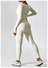 Load image into Gallery viewer, Fabienne - Langärmeliger Jumpsuit