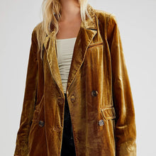 Load image into Gallery viewer, Angela - Langärmeliger Knopf Samt-Blazer