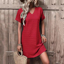 Load image into Gallery viewer, Loraine - Schmales Minikleid mit V-Ausschnitt für den Sommer