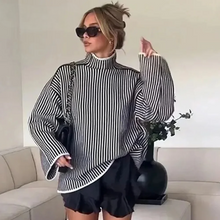 Load image into Gallery viewer, Melissa - Stylischer Rollkragenpullover in Übergröße