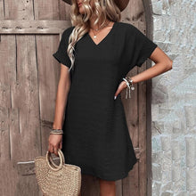 Load image into Gallery viewer, Loraine - Schmales Minikleid mit V-Ausschnitt für den Sommer