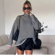 Load image into Gallery viewer, Melissa - Stylischer Rollkragenpullover in Übergröße