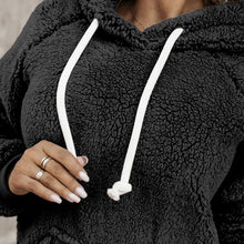 Load image into Gallery viewer, Shiela - Teddy-Hoodie mit Kängurutasche &amp; Kordelzug