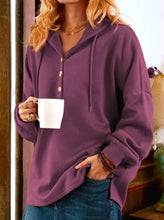 Load image into Gallery viewer, Jazmin - WInter-Umarmung Sweatshirt