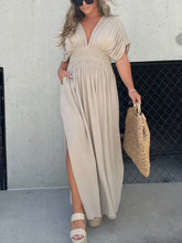 Load image into Gallery viewer, Cara - Schlitz V-Ausschnitt Maxi Eleganz